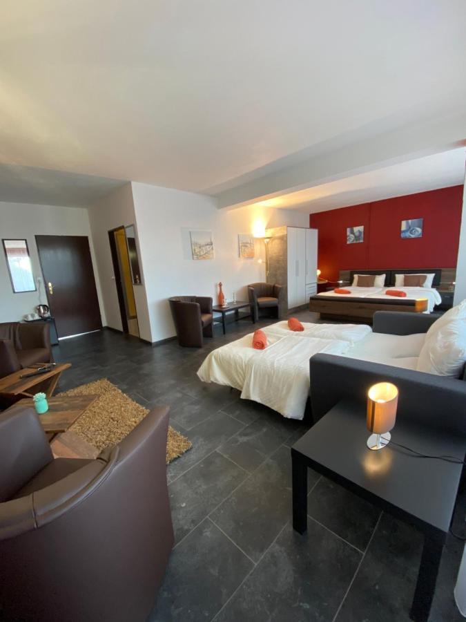 בוטיאדינגן Hotel Filoxenia מראה חיצוני תמונה
