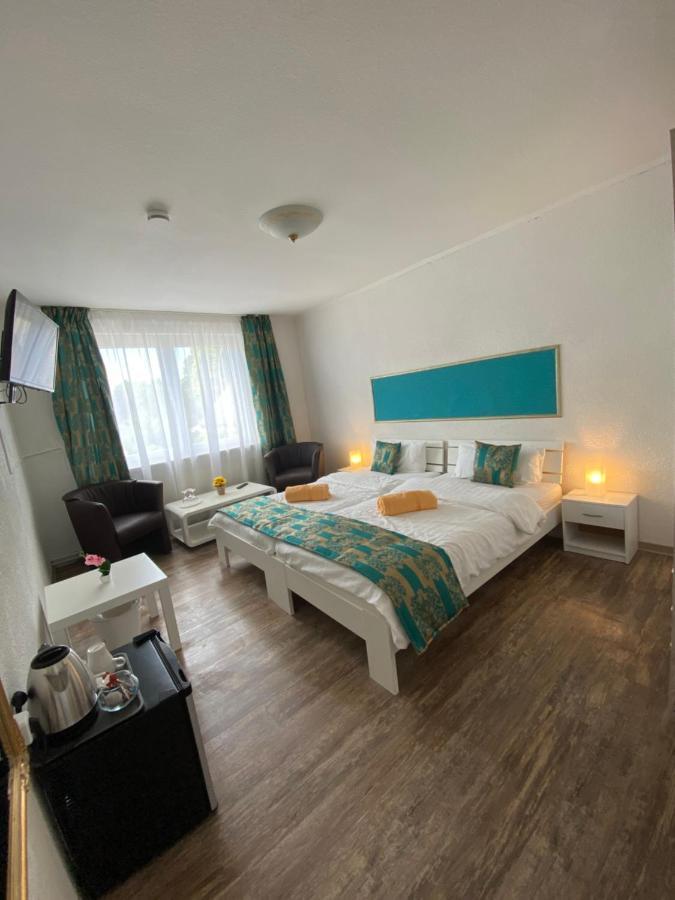 בוטיאדינגן Hotel Filoxenia מראה חיצוני תמונה