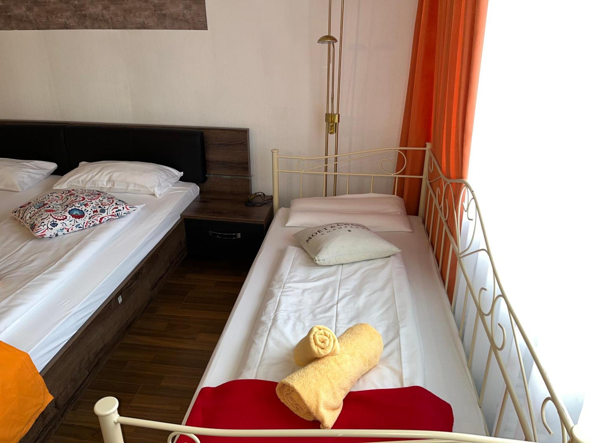 בוטיאדינגן Hotel Filoxenia מראה חיצוני תמונה